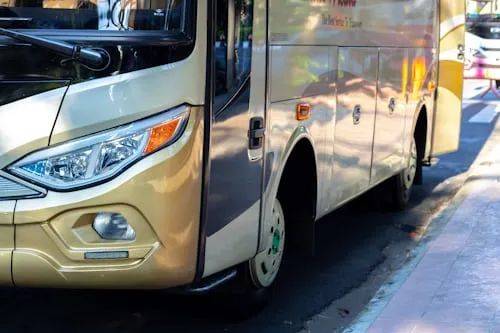 公交车<strong></p>
<p>META</strong>，越变越小？