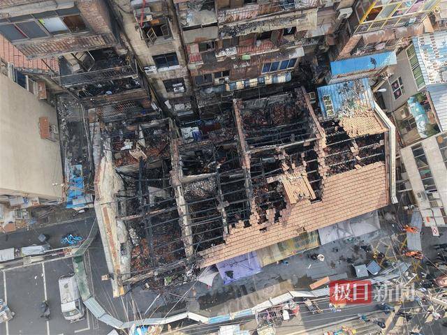 武汉一栋两层公房失火<strong></p>
<p>Foundation</strong>，火已被扑灭无人员伤亡