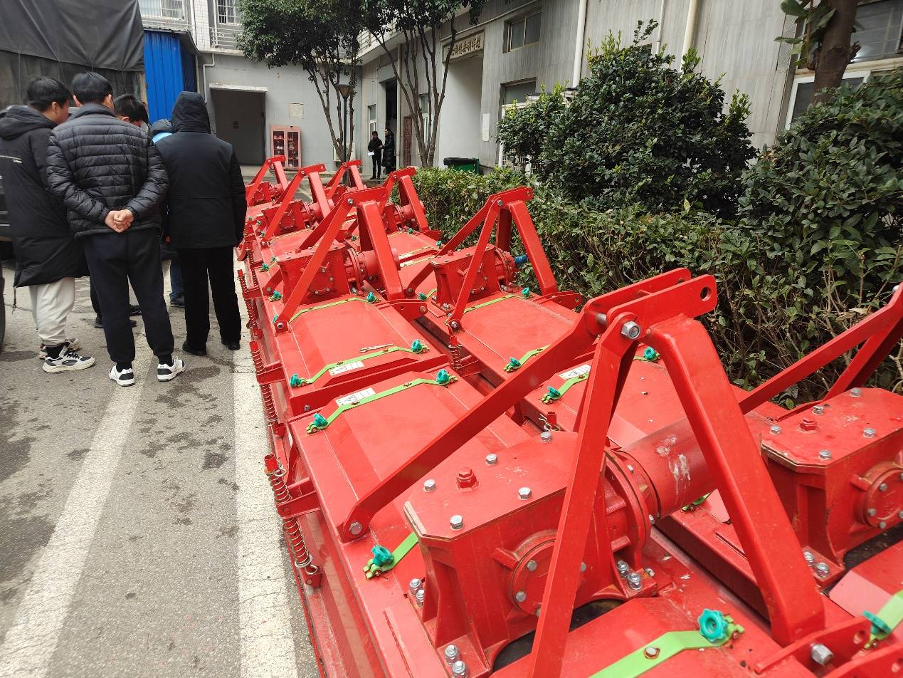 郑州大学学子走进武汉安德瑞公司<strong></p>
<p>币安币钱包</strong>，探索农机创新与应用