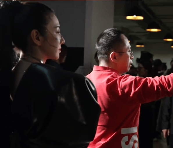 周鸿祎回应参演的短剧辣眼睛：黄奕诱惑<strong></p>
<p>安币交易所</strong>我的剧情是DeepSeek设计的