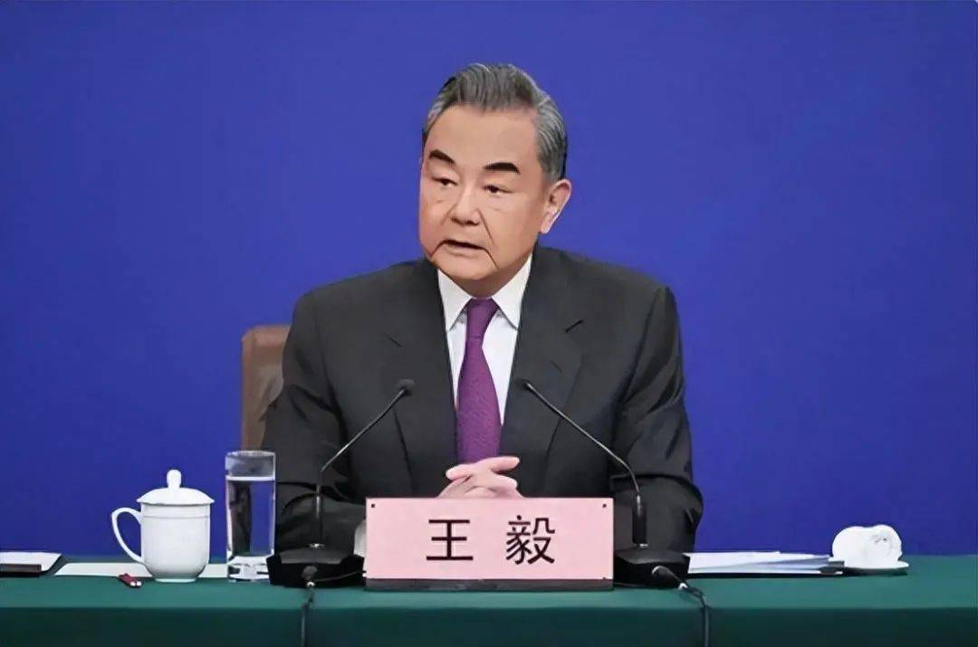 王毅再定台湾地位<strong></p>
<p>交易所官方app</strong>，台当局激烈反击三招，解放军八字法则展示决心