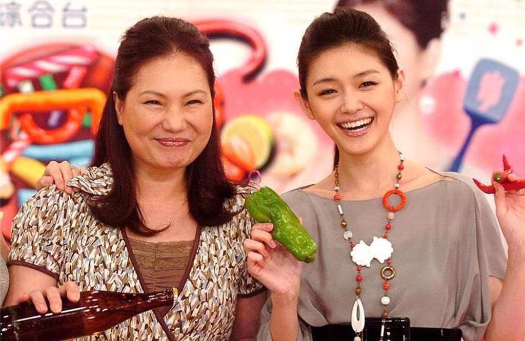S妈分享AI大S视频 表示：<strong></p>
<p>黄金交易所</strong>我女儿回来了