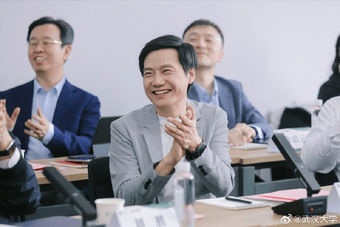 雷军回应如何保持好身材：英语不好已经让母校“蒙羞”<strong></p>
<p>周大福黄金</strong>，不能再形象欠佳