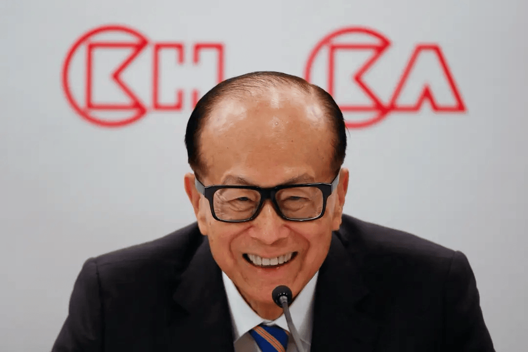 李嘉诚没想到<strong></p>
<p>周大福黄金</strong>，大局基本已定，北京专机顺利返回，港媒趁机发声