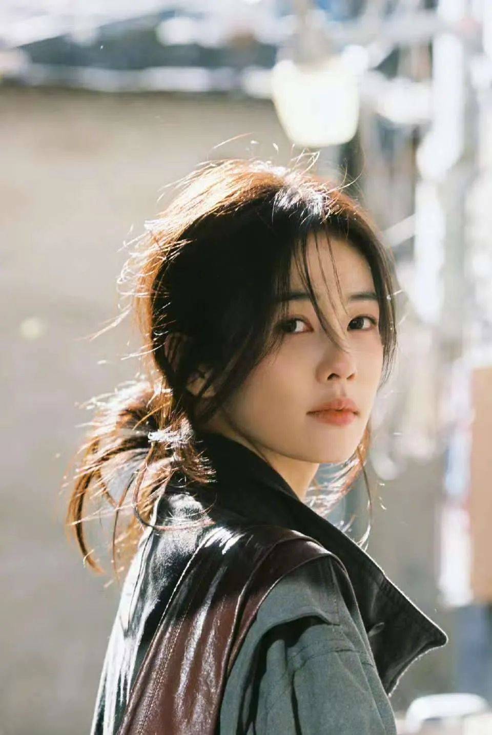 “连小学生都不会犯错的！”知名女星白鹿发文被吐槽<strong></p>
<p>周大福珠宝</strong>，老板于正回应