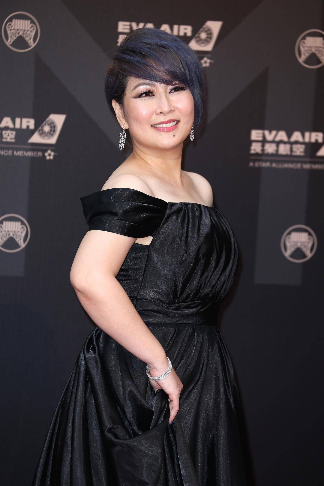 女歌手自曝曾被母亲要求“生吞鸡蛋”<strong></p>
<p>周大福珠宝</strong>，不吃就挨打
