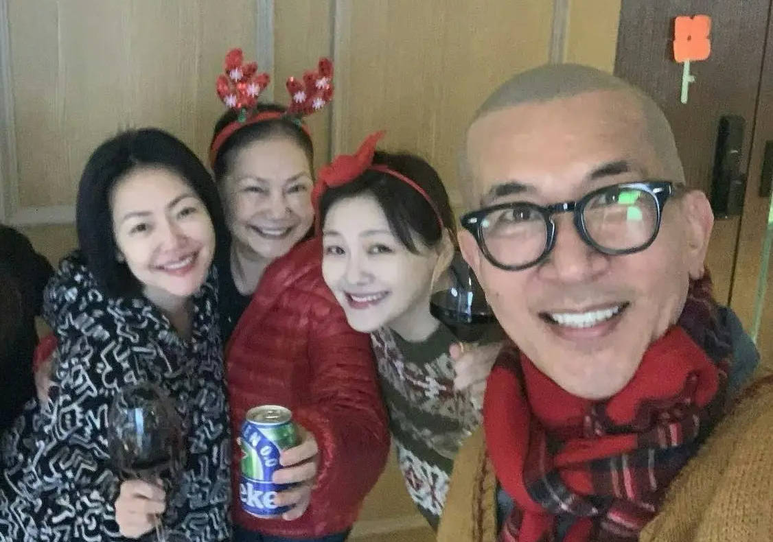 具俊晔清明前重回金宝山探望爱妻大S<strong></p>
<p>结婚证</strong>！小S婉拒重金邀约仍无心工作