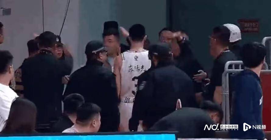 八强战广东男篮再负山西<strong></p>
<p>乌克兰</strong>，杜锋：胡明轩被罚下对我们伤害太大