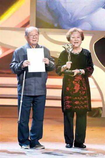 突传消息<strong></p>
<p>乌克兰</strong>！著名女演员去世！作品家喻户晓