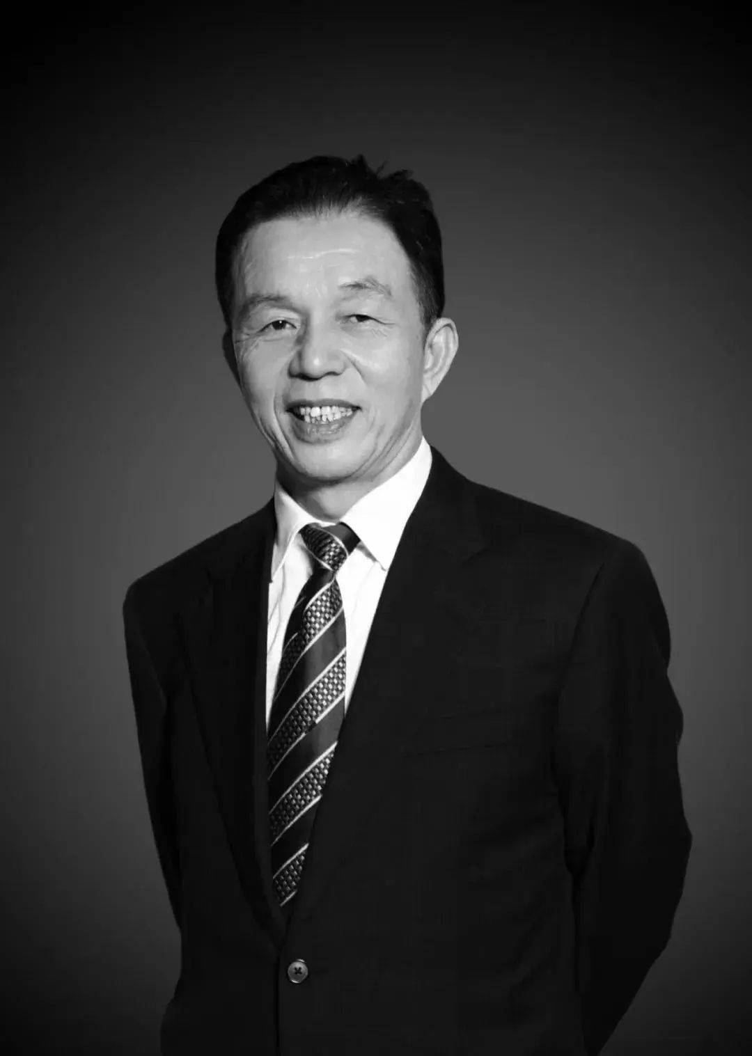 著名企业官网变黑白<strong></p>
<p>俄罗斯</strong>！凌晨讣告：创始人病逝