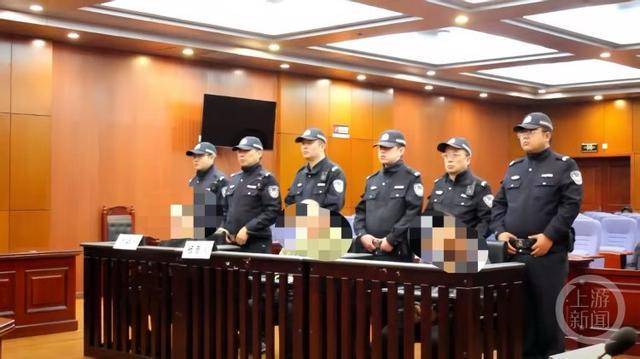 盗墓贼自制工具荒山盗墓获得三件青铜器<strong></p>
<p>俄罗斯</strong>，西安古玩商人斥资2000万参与倒卖获刑10年！