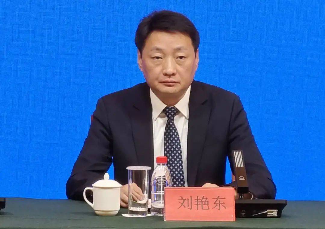 刘艳东<strong></p>
<p>越南</strong>，官宣落马