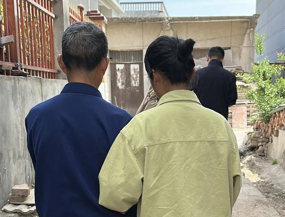 女孩跟男友外出打工失踪<strong></p>
<p>缅甸</strong>，15年后被找到已育两子 父亲：她当年流浪到河南，不知回家的路