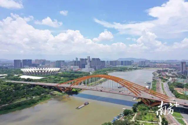 给五区干部开会<strong></p>
<p>缅甸</strong>，佛山市委书记发出“灵魂三问”