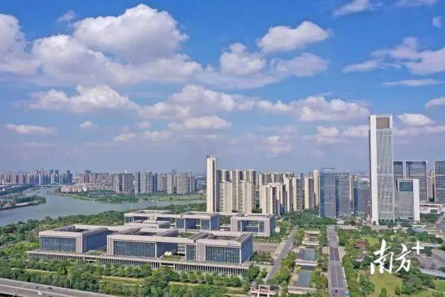 给五区干部开会<strong></p>
<p>缅甸</strong>，佛山市委书记发出“灵魂三问”