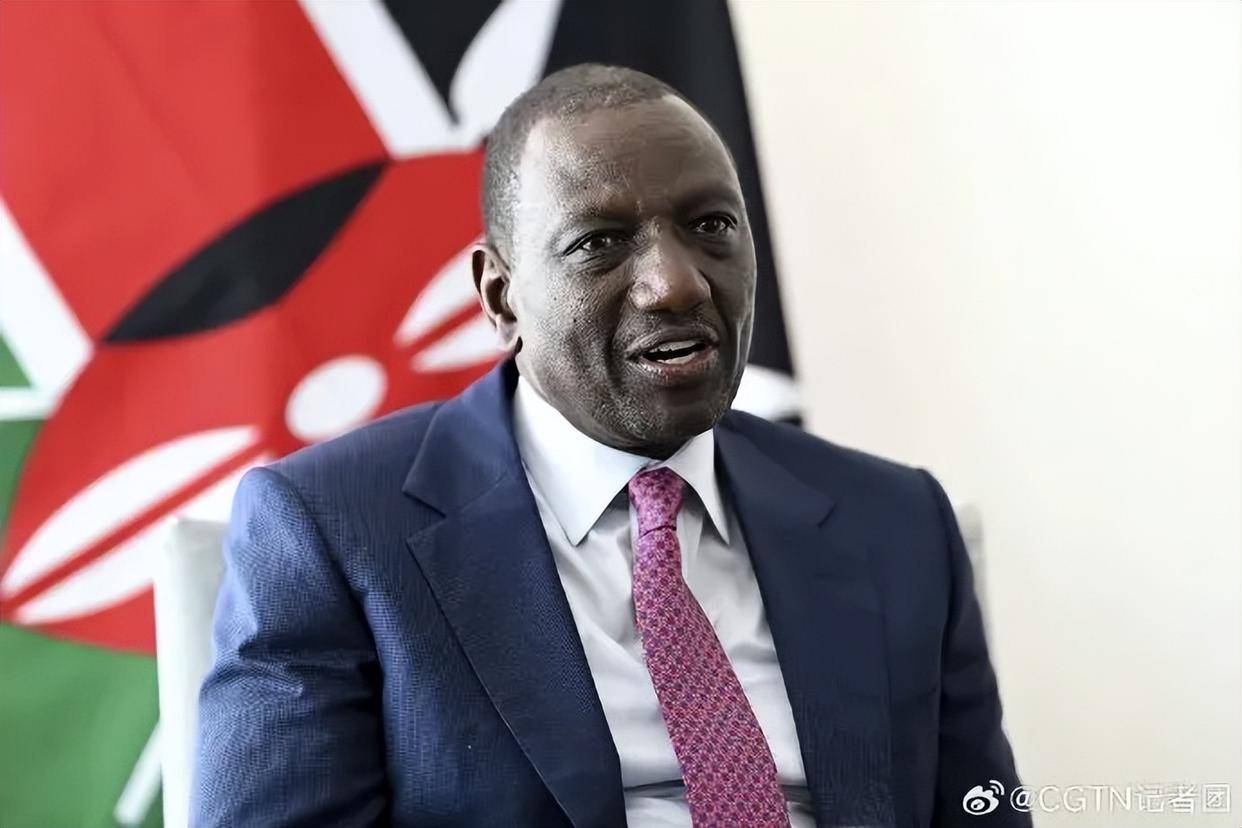 今晚<strong></p>
<p>柬埔寨</strong>，两国总统乘机抵京