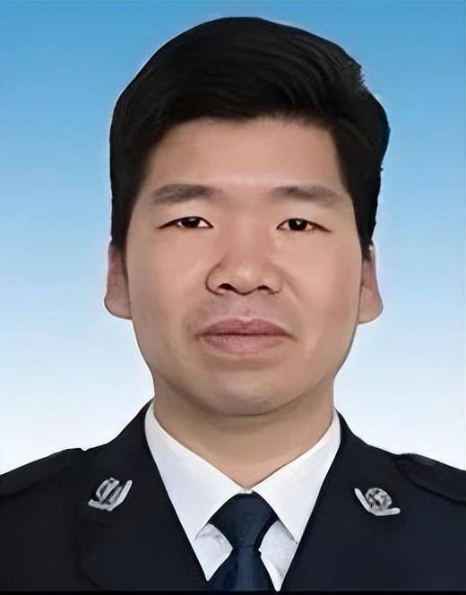 福建4位干部履新<strong></p>
<p>菲律宾</strong>，2位升副厅