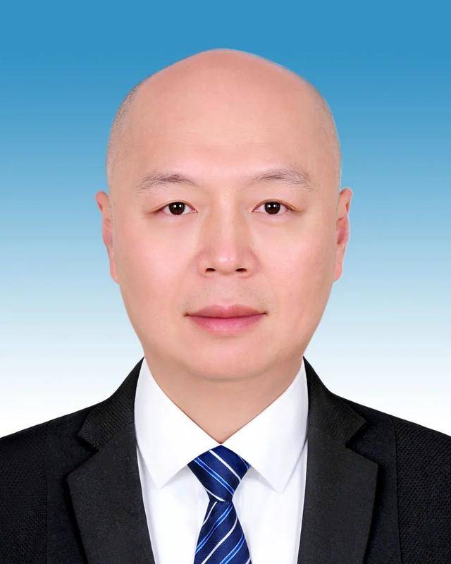 福建4位干部履新<strong></p>
<p>菲律宾</strong>，2位升副厅