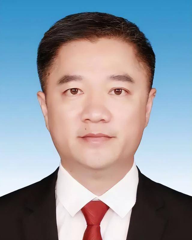 福建4位干部履新<strong></p>
<p>菲律宾</strong>，2位升副厅