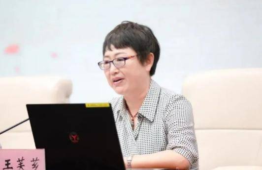 吉林一女官员被查！当过扫黑办主任<strong></p>
<p>黄河</strong>，她曾说“吃人家的嘴短，拿人家的手短”