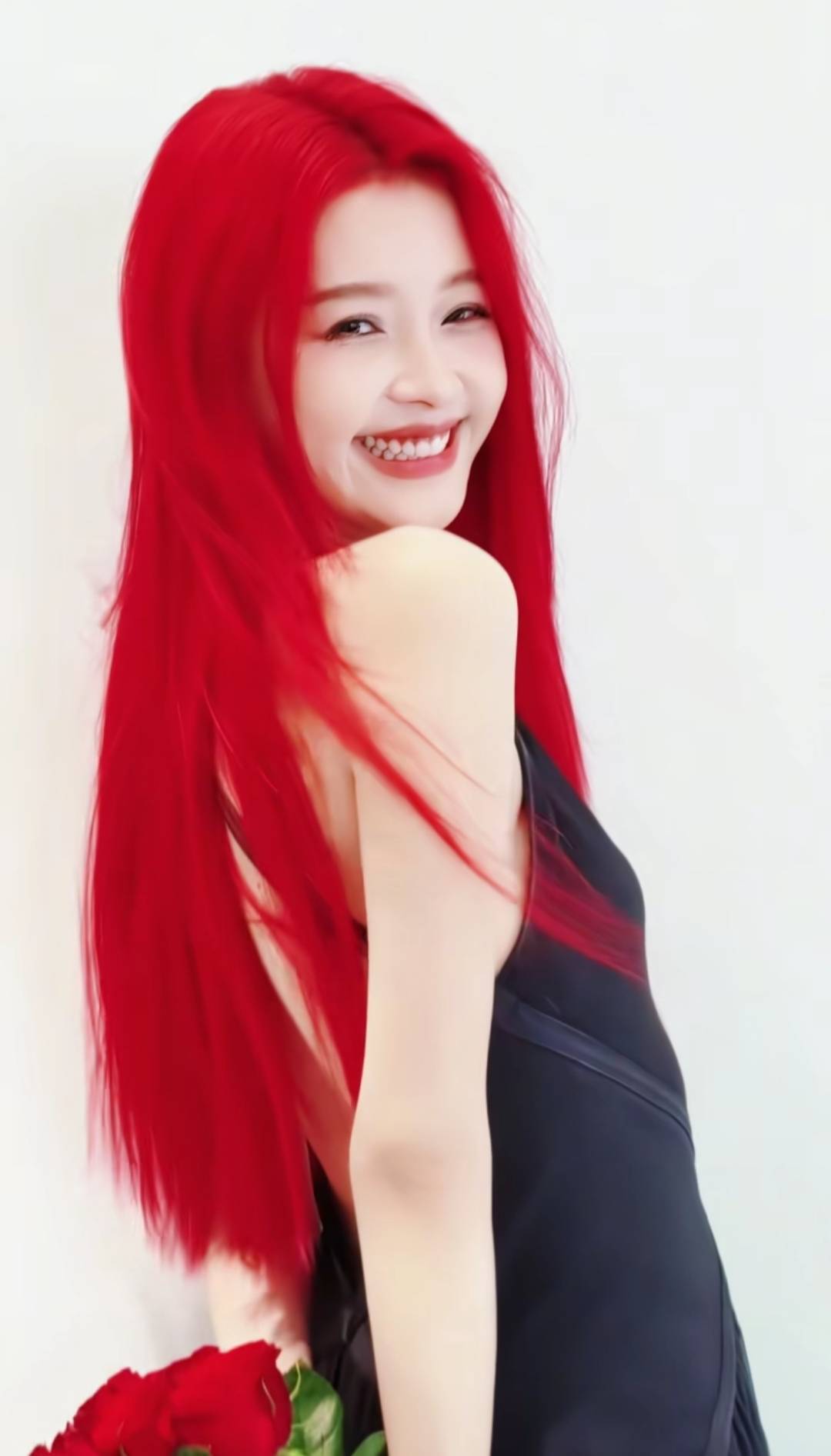 女演员染红色头发<strong></p>
<p>黄河</strong>，称“吃了三天过敏药才敢染”