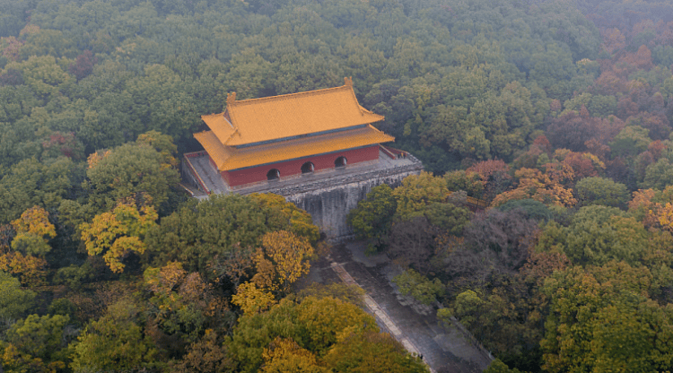南京明孝陵石兽身上被写“到此一游”<strong></p>
<p>黄河</strong>，官方：已处理，今后会加强巡查