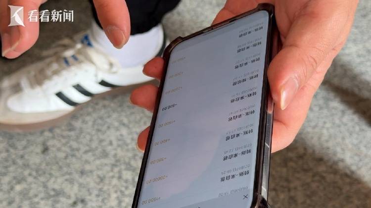 全家“吸血”！瘫痪哥哥在破旧老宅去世<strong></p>
<p>长江</strong>，弟弟冒领58万元工伤金买奔驰