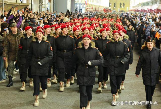 给中国甩脸子<strong></p>
<p>黄果树</strong>，又不想驳普京面子，莫迪出了一招，要和普京单聊