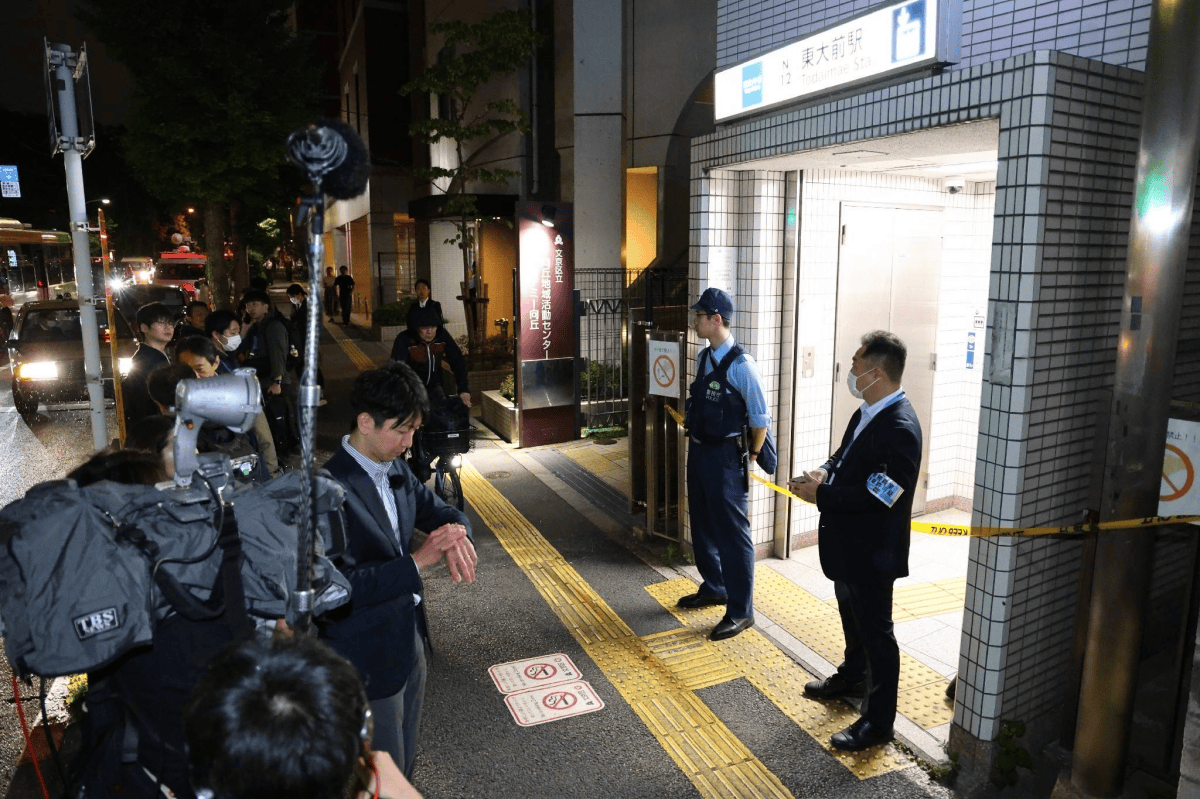 日本地铁出现随机杀人事件<strong></p>
<p>贵州</strong>，43岁男子挥菜刀砍伤2人被捕