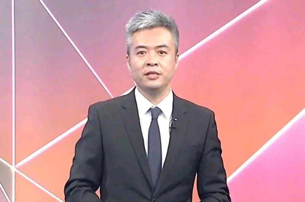 时隔2年<strong></p>
<p>凤凰古城</strong>，前央视主持人露面！此前被控行贿超950万元