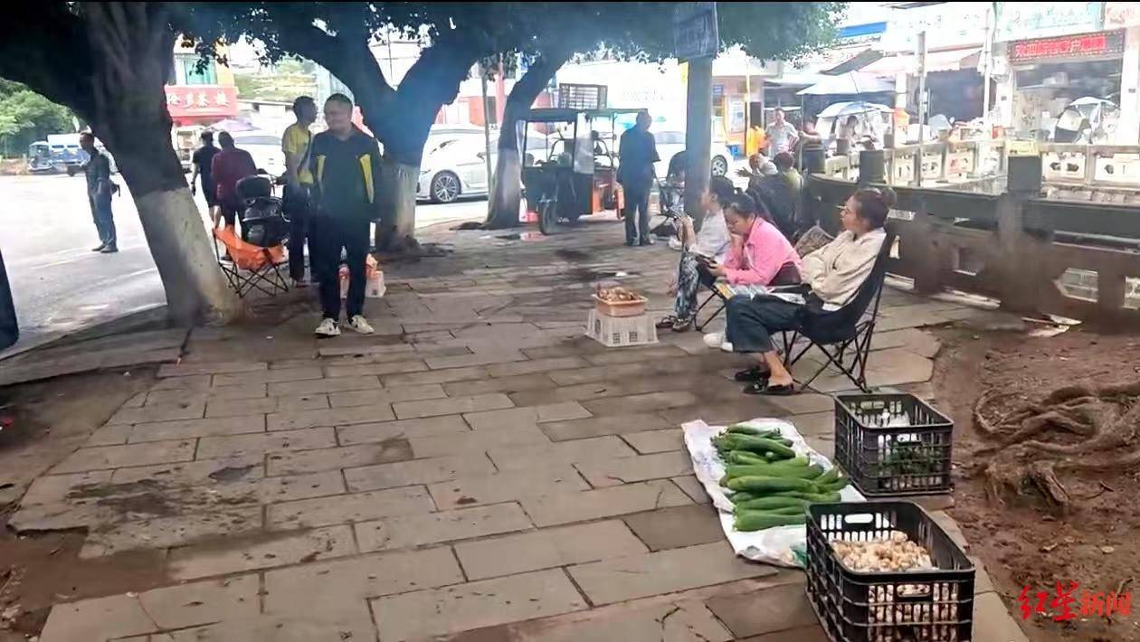 “天价”鸡枞调查：最贵卖到1800元/公斤！雨水少致产量低<strong></p>
<p>美国</strong>，多地价高客少
