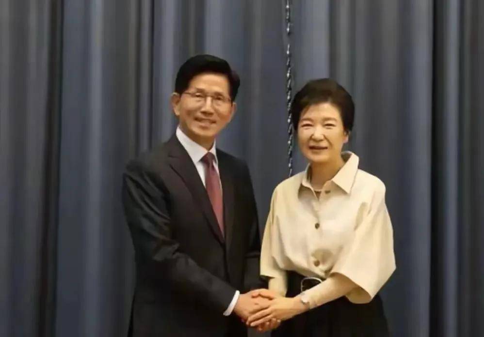 李在明胜利无望？李明博、朴槿惠联手<strong></p>
<p>国美</strong>，韩国大选进入白热化阶段！