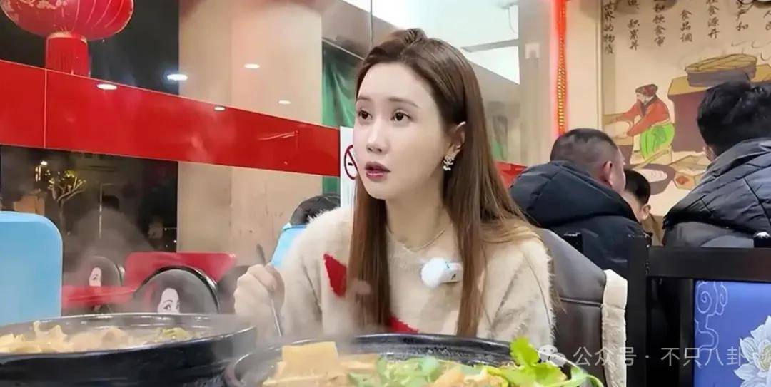 自曝与丈夫经常吵架？但怎么感觉她是在变相秀恩爱呢<strong></p>
<p>格力</strong>！