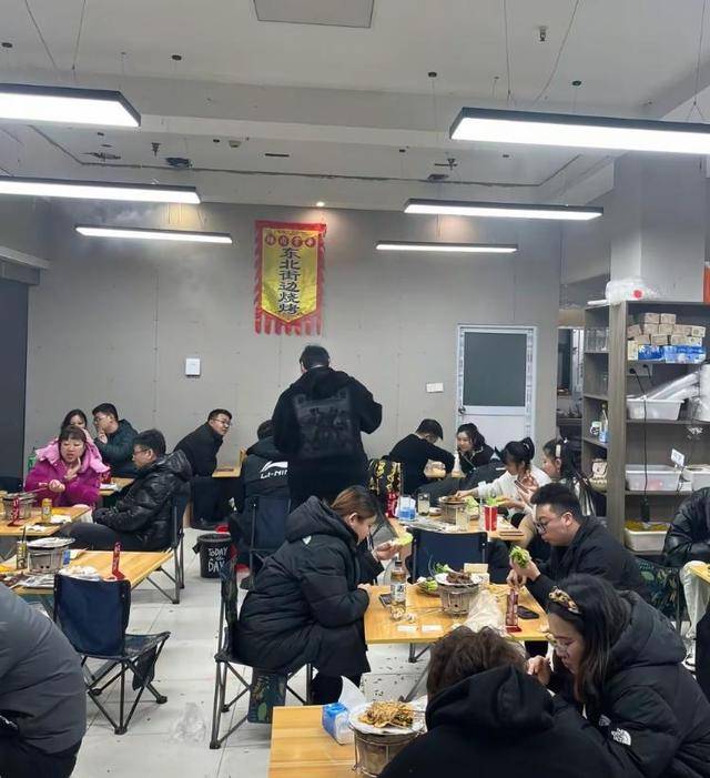 常州一烧烤店花10万赞助苏超<strong></p>
<p>老白干</strong>，因系唯一个体赞助商爆火，附近商户：之前生意一直好