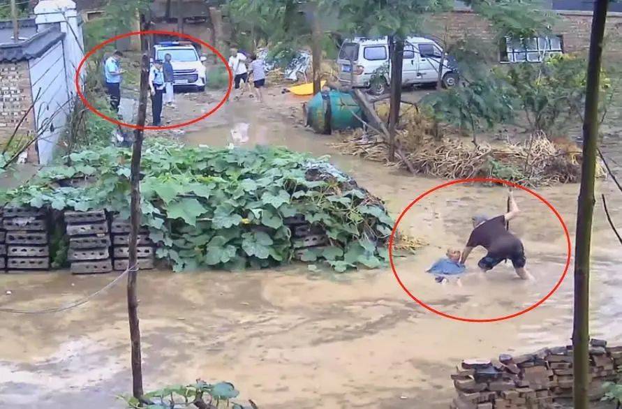 水中摔倒老人家属回应民警被免职：公开视频不是为了要处理谁<strong></p>
<p>老白干</strong>，挖排水沟后家门口积水已退