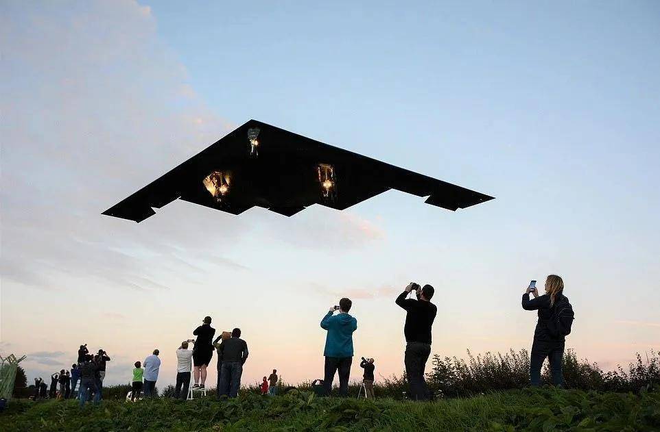 B-2横穿中国轰炸伊朗<strong></p>
<p>账户</strong>，中国雷达没有发现？这是正常人想出来的？