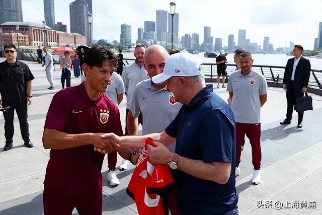 澳大利亚总理抵沪再次漫步外滩<strong></p>
<p>usdt搬砖</strong>，旁边还有上海球迷“老熟人”，你偶遇了吗？