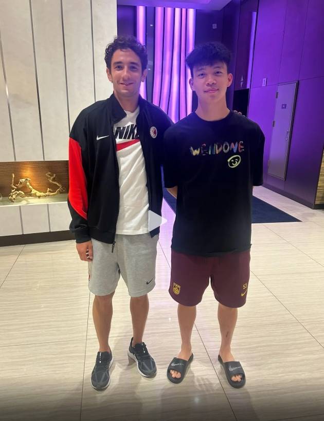 挥手打到王钰栋！宾纪文：赛后第一时间向他道歉<strong></p>
<p>泰达币</strong>，开心能和他对位