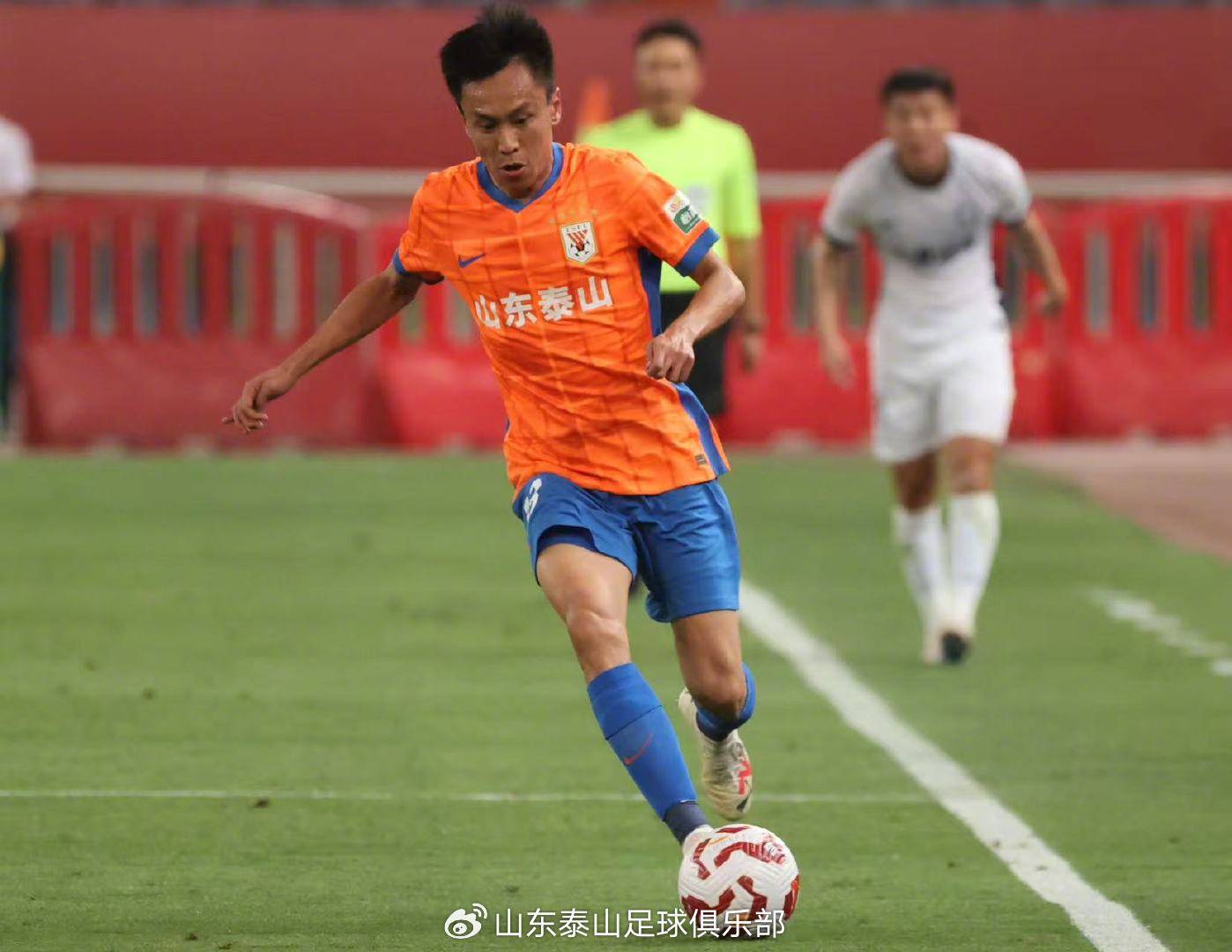 调整开始<strong></p>
<p>usdt价格走势</strong>！泰山官宣4人租借离队 夏窗期间已有7人告别