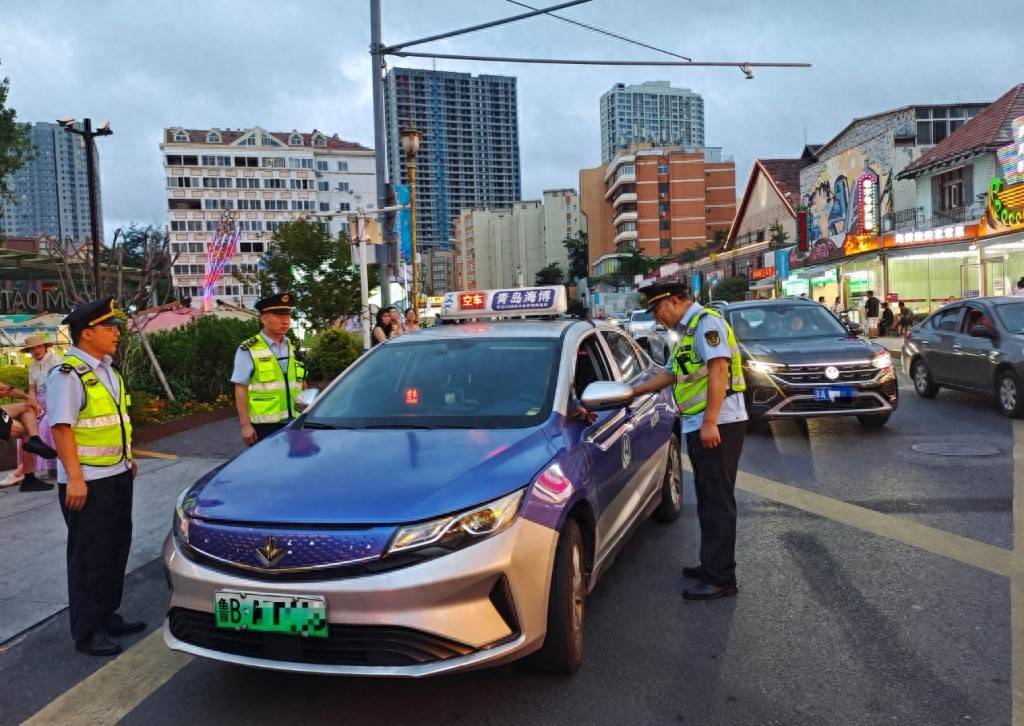 车不动计价器还在“跑”<strong></p>
<p>币圈最新消息</strong>，青岛一辆出租车安装“跑得快”被查处