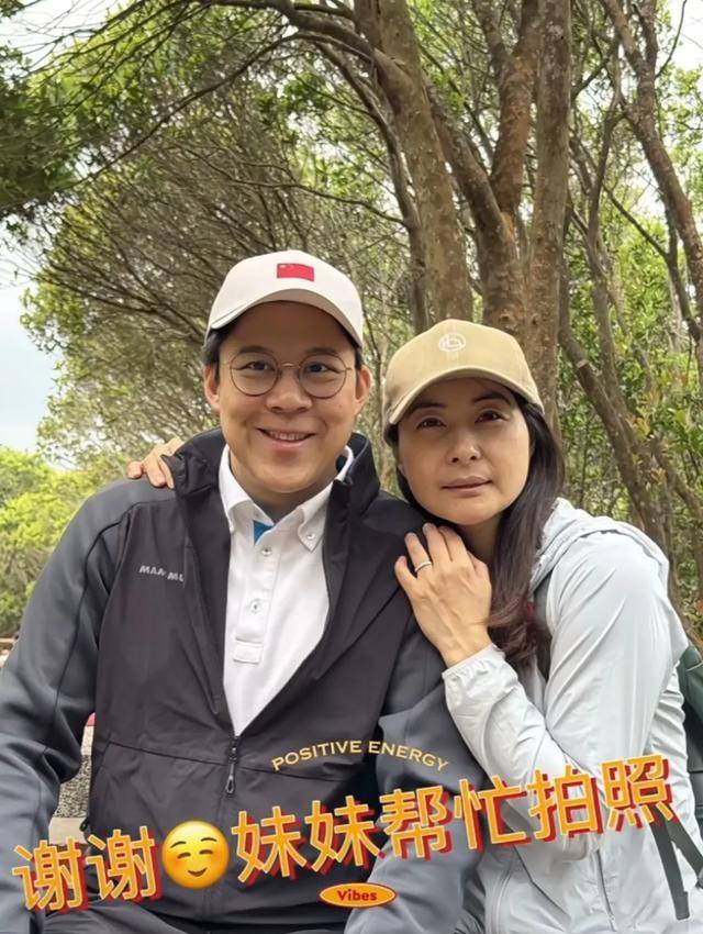 霍启刚专程飞新加坡<strong></p>
<p>币圈交易所</strong>，见证郭晶晶入选国际游泳名人堂，二人结婚13年，育有一子两女