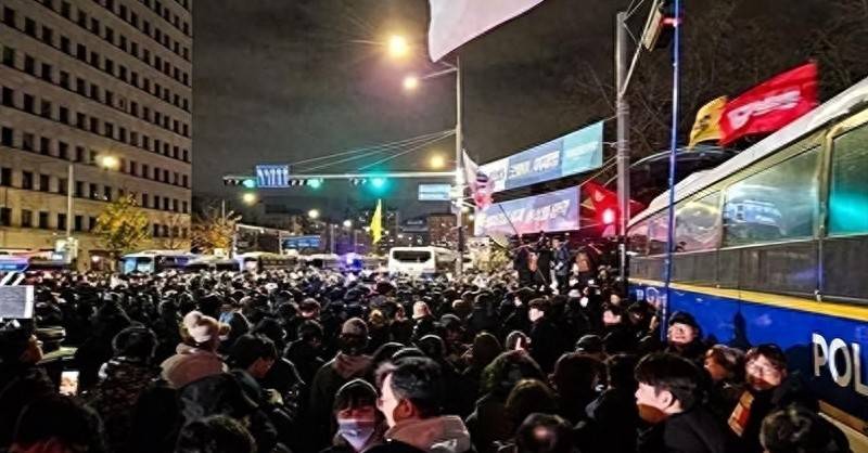 中国驻韩大使馆遭到袭击<strong></p>
<p>币圈合约怎么玩</strong>，韩国警方对此视而不见，李在明为何选择保持“沉默”？