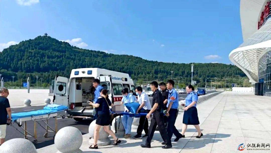 11岁男孩赶火车到成都走亲戚<strong></p>
<p>币圈交易所排名</strong>，晕倒在站台！工作人员：被诊断为热射病，已脱险