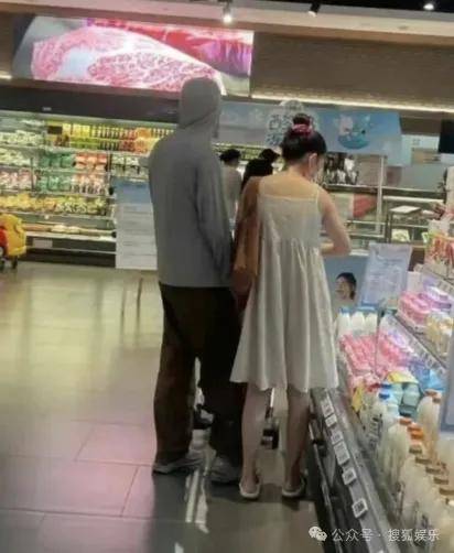 离婚三年又被拍到亲密逛超市<strong></p>
<p>币圈交易所排名</strong>，他俩这是纯带娃还是真复合了？