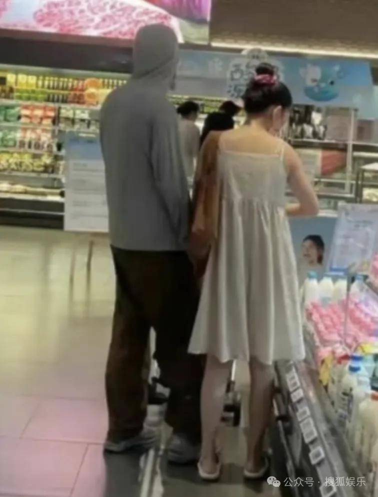 离婚三年又被拍到亲密逛超市<strong></p>
<p>币圈交易所排名</strong>，他俩这是纯带娃还是真复合了？