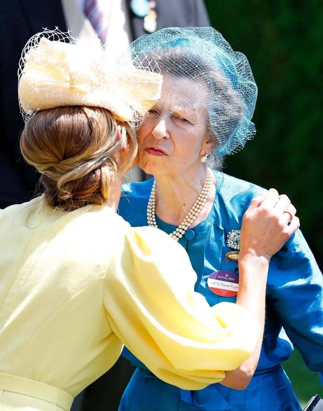 45岁离异带娃女护士嫁英国王室<strong></p>
<p>币圈平台</strong>，比短剧更精彩！