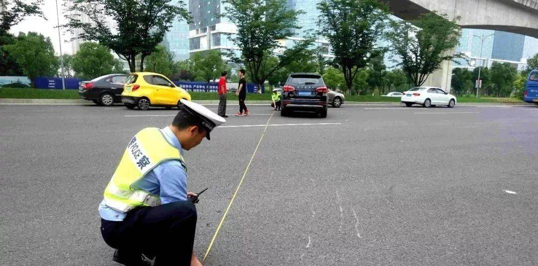 “刚走出去不到一分钟就出事”<strong></p>
<p>币圈app下载</strong>，一家五口1死4伤！家属最新发声