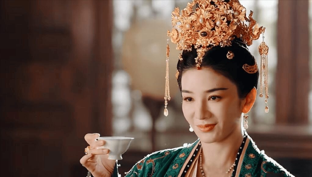 考古|黄奕为护女怒怼网友<strong></p>
<p>币圈老大</strong>，曾被霍思燕点名炮轰，近年靠综艺翻红的童年女神再引争议？