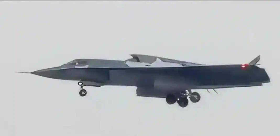 战斗机体型再突破<strong></p>
<p>币圈项目群</strong>，歼 - 41 庞大身姿极具未来感，堪称 “空中堡垒”
