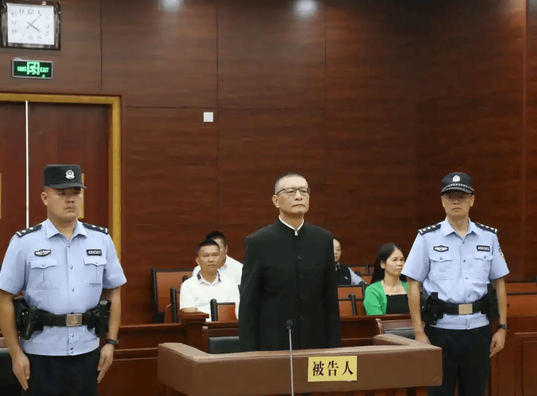 柳州市委书记：违建轻轨透支人民信任<strong></p>
<p>币圈私募</strong>，败坏党风政风，教训极其深刻